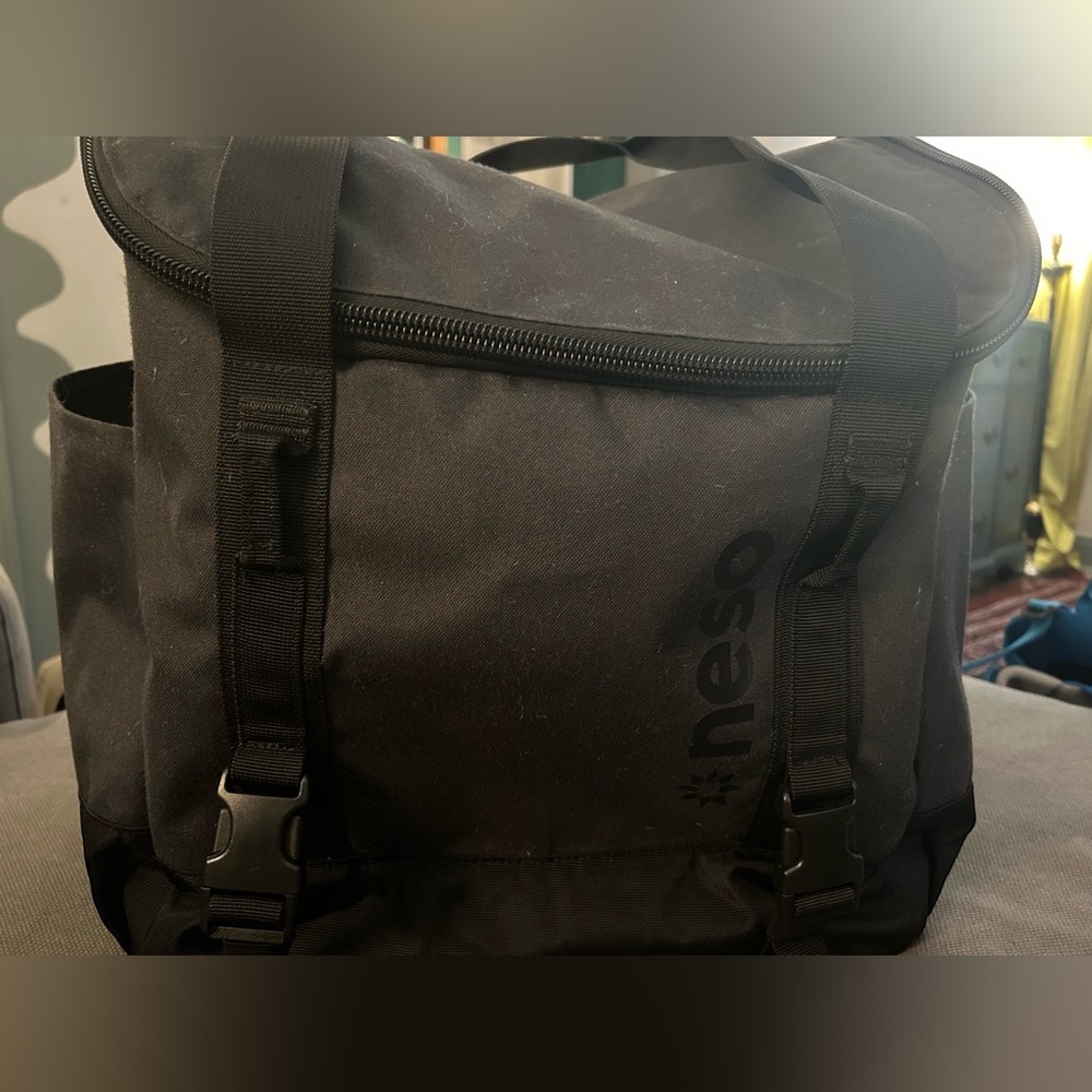 Neso beach tote